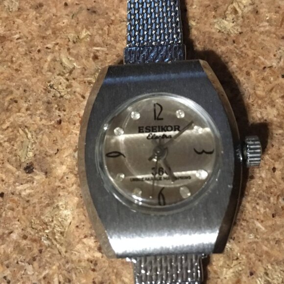 VINTAGE BRODEX ELECTRA 360 SILVER MESH BAND WOMEN'S WATCH - Picture 2 of 5